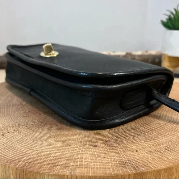 Vintage Coach Black Dinky 4422 Turnlock Crossbody Bag Made in USA NYC Era - Picture 3 of 16